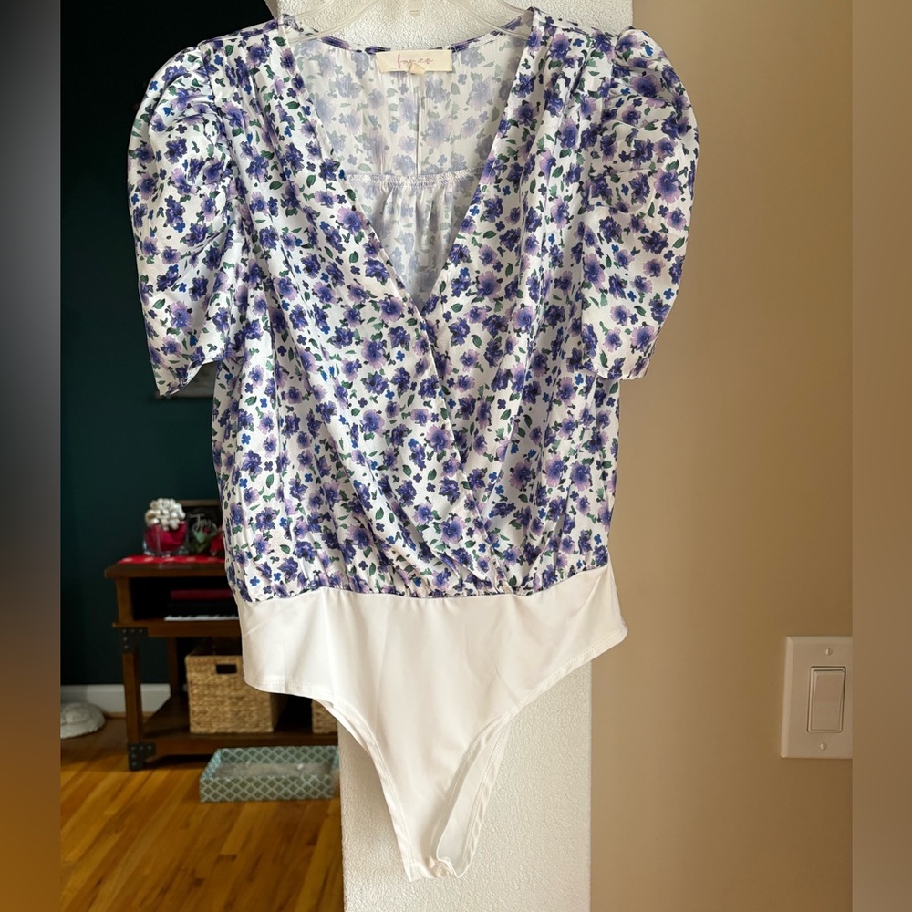 Chic Floral Bodysuit - Purple and White